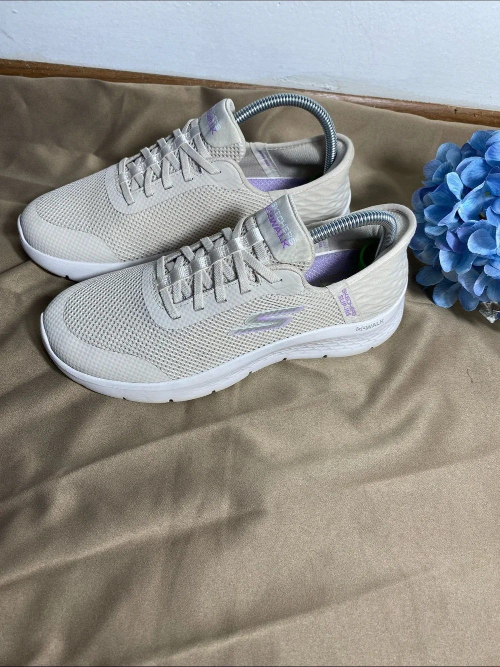 Skechers lightweight slip
